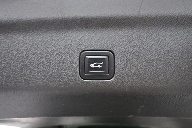 Used 2022 White Chevrolet RST image 51