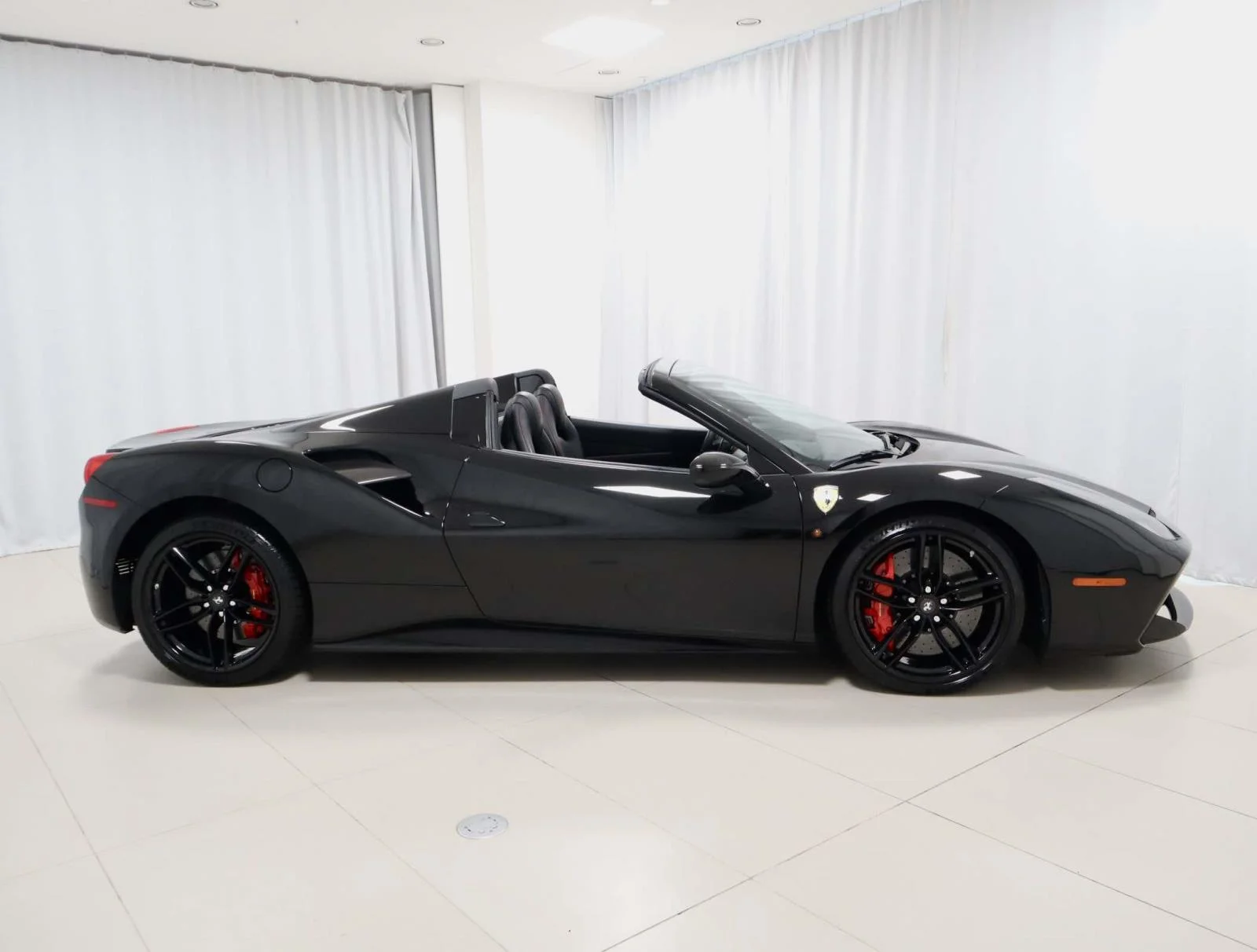 Used 2019 Black Ferrari Convertible image 6