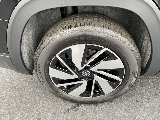 2025 Volkswagen Atlas SE w/Tech - Photo 7