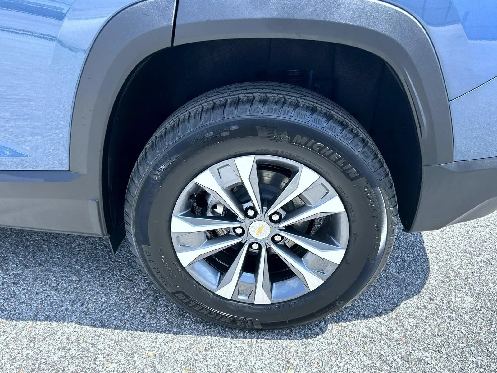 New 2027 Lakeshore Blue Metallic Chevrolet LT image 22