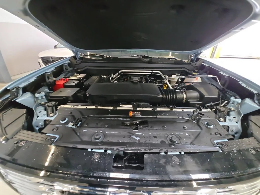 Certified Used 2026 Glacier Metallic GMC Denali image 30