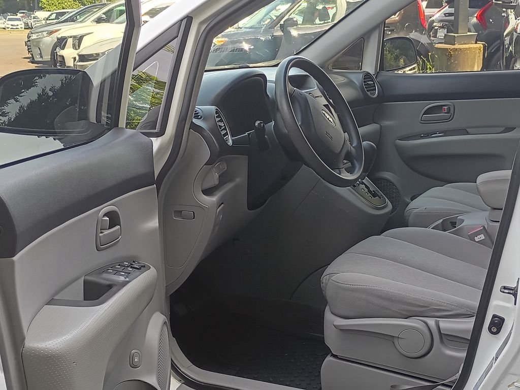 Used 2007 White Kia LX image 12