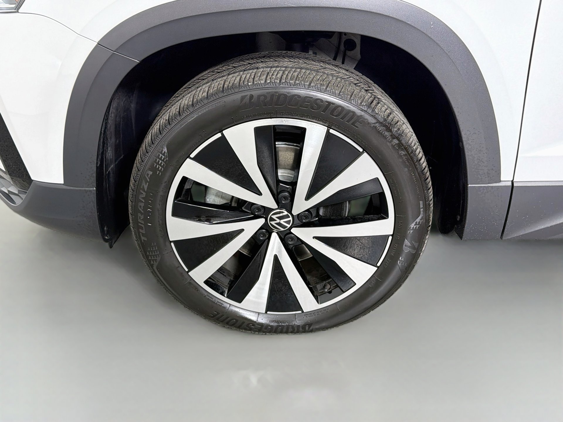 Certified Used 2023 White Volkswagen 1.5T SE image 31