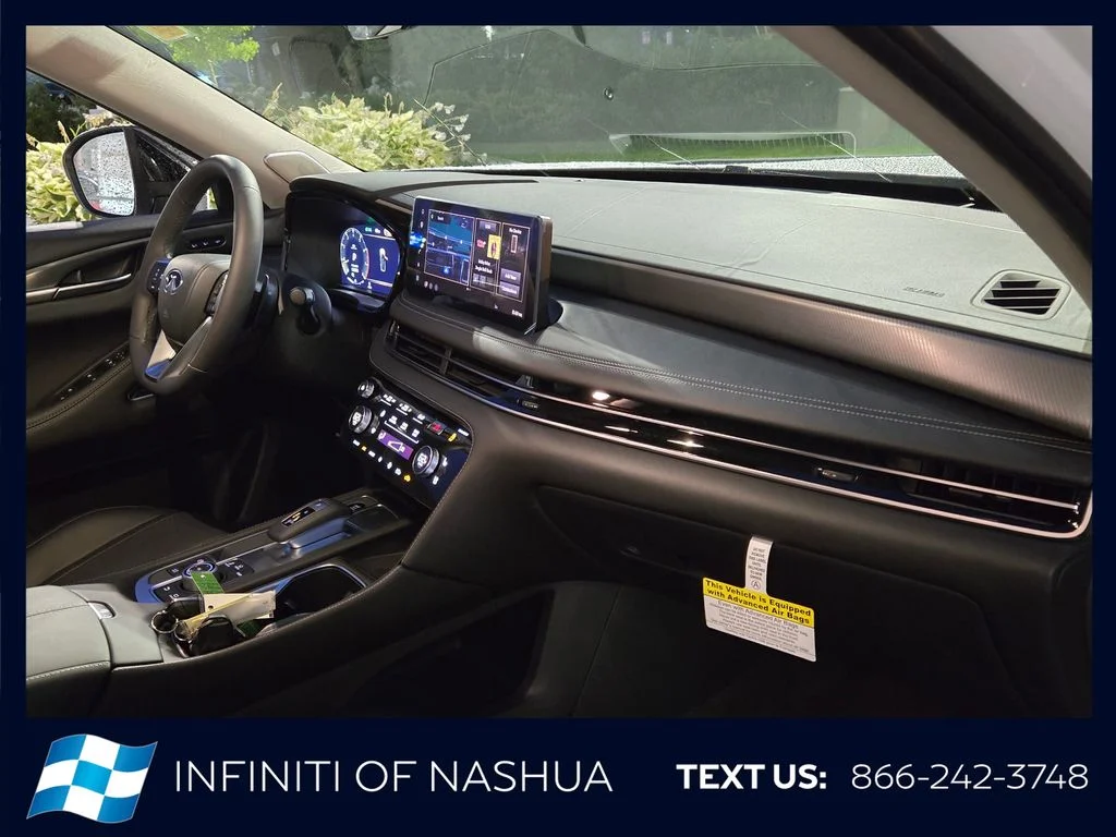 New 2027 RADIANT WHITE INFINITI Luxe AWD image 17