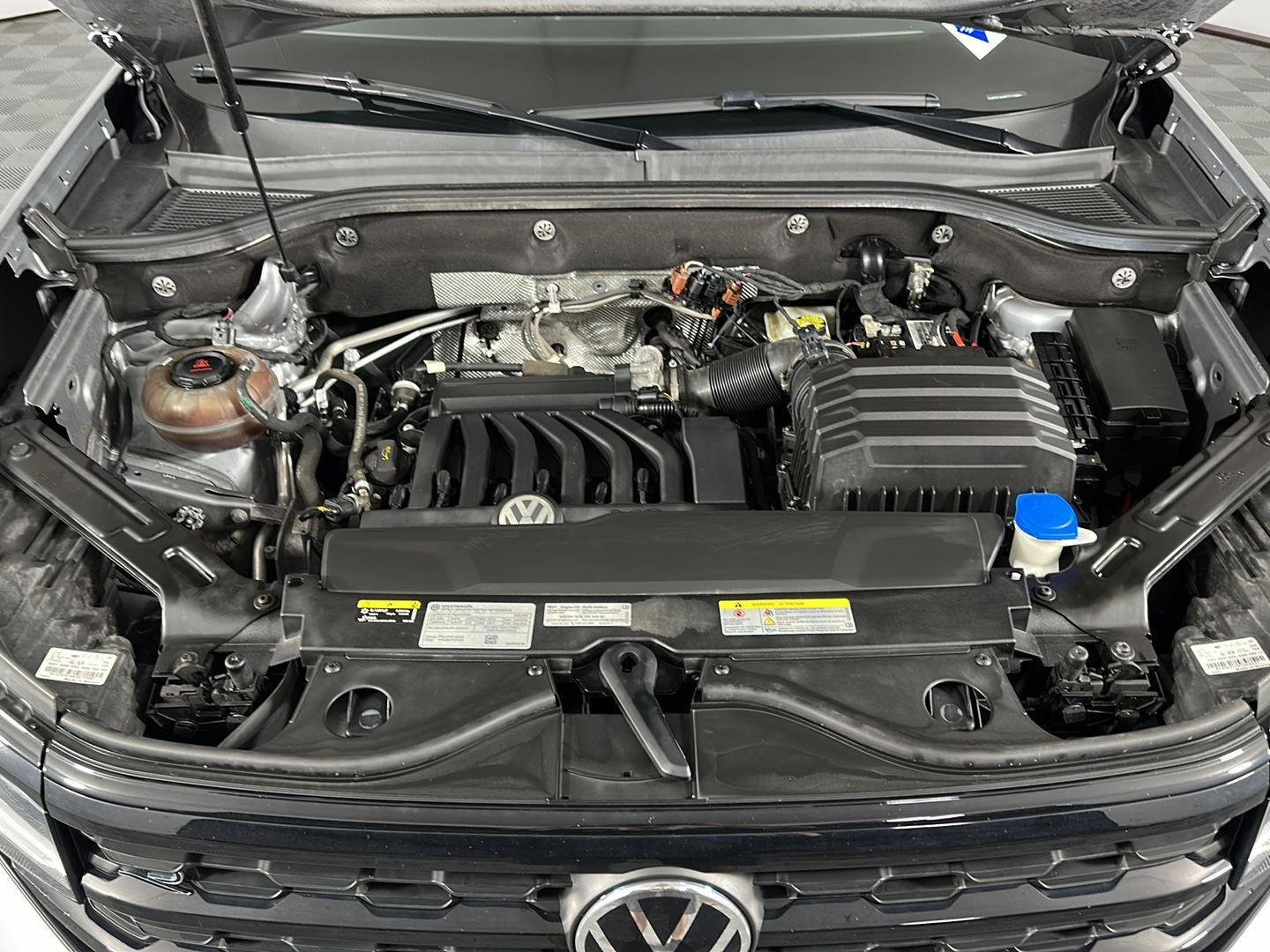 Used 2023 Pyrite Silver Metallic Volkswagen 3.6L V6 SEL R-Line Black image 2