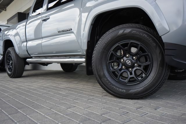 Used 2021  Toyota SR5 image 11