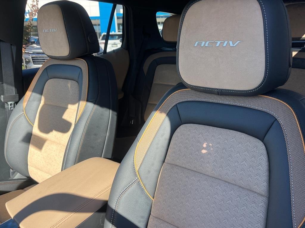 New 2026 Mosaic Black Metallic Chevrolet ACTIV image 9