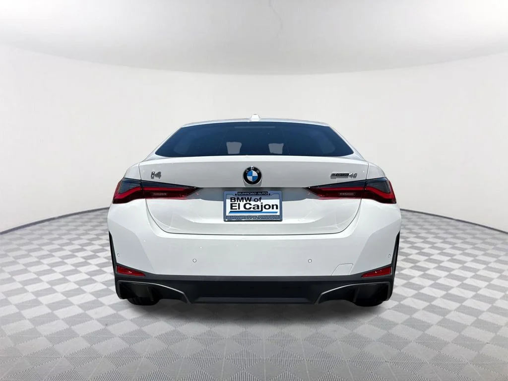 New 2026 White BMW eDrive40 image 5