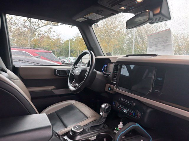 Used 2023 Eruption Green Metallic Ford Wildtrak image 13