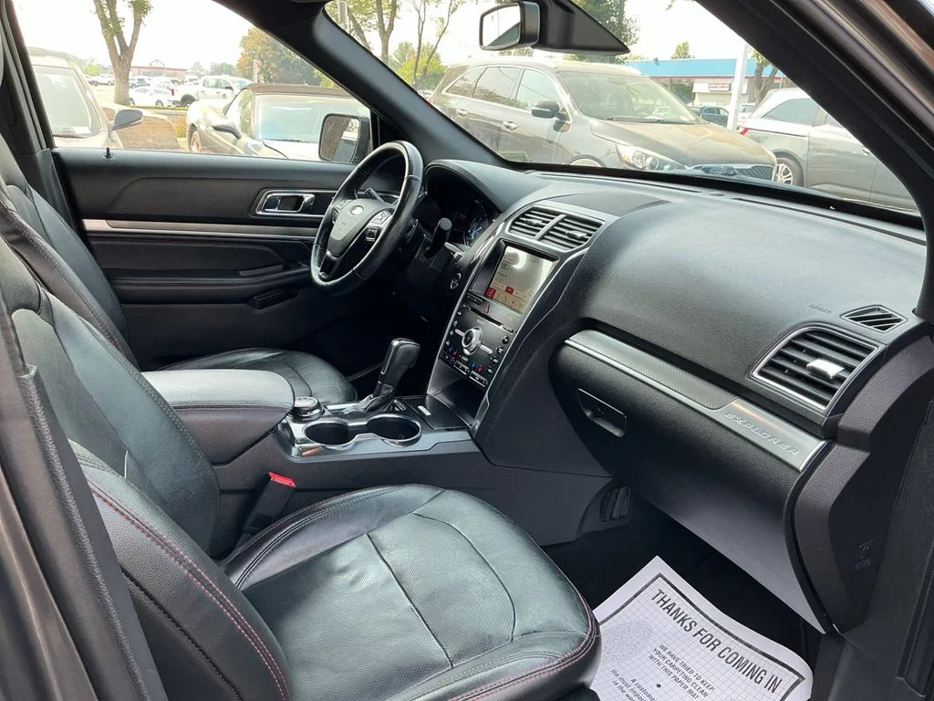 Used 2018 Gray Ford Sport image 26