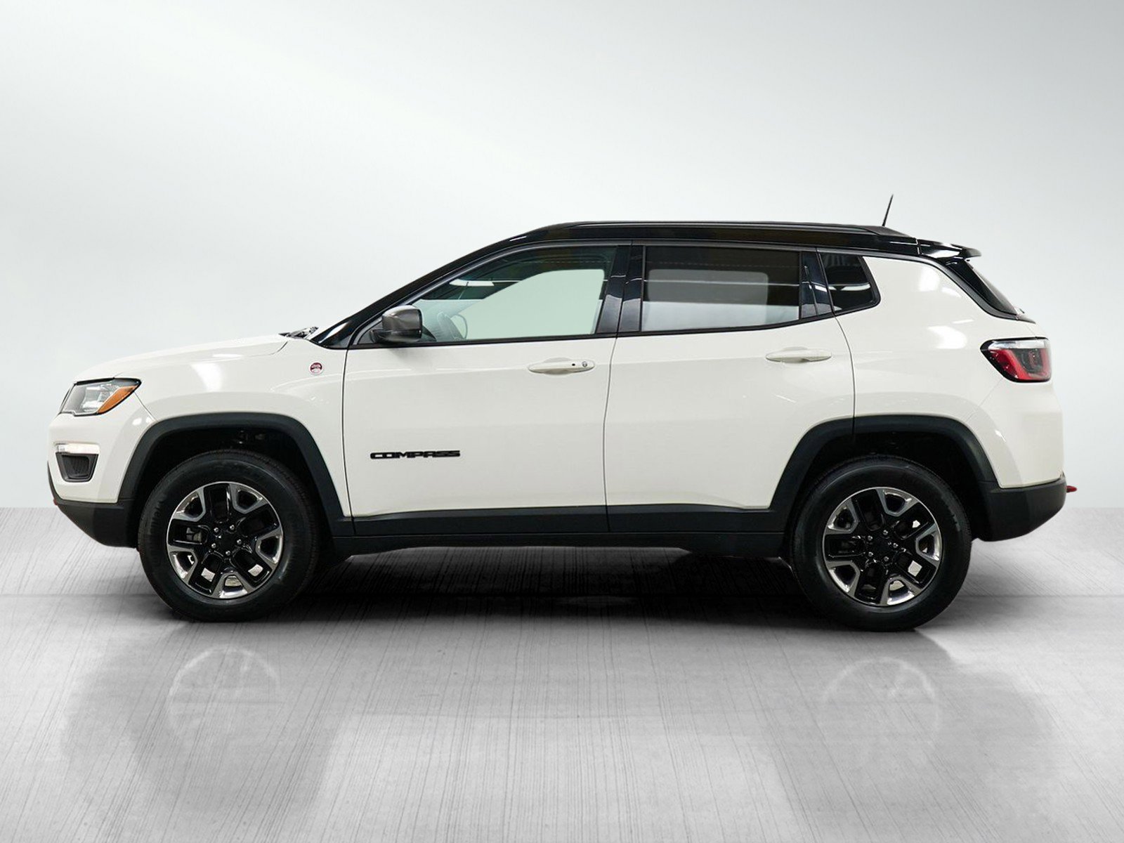 Used 2018 Jeep Compass Trailhawk with VIN 3C4NJDDB4JT357644 for sale in South Saint Paul, Minnesota