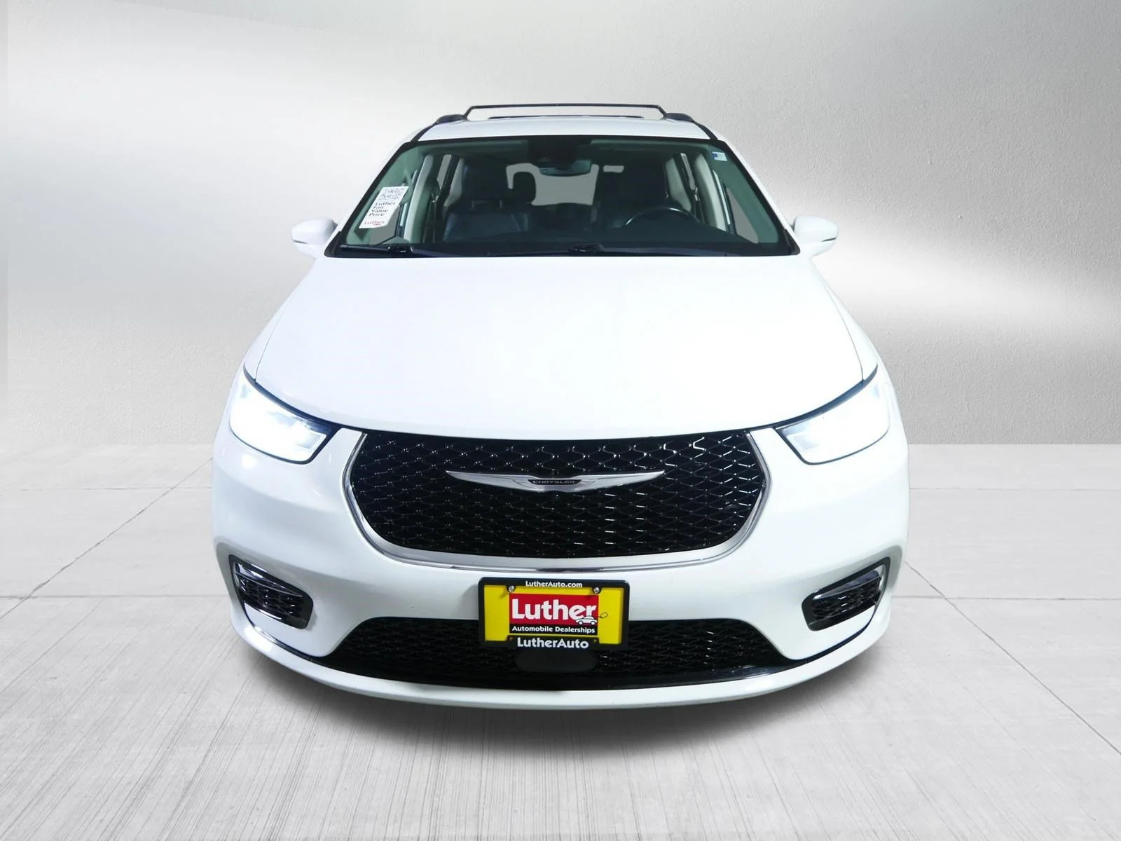 Used 2021 Bright White Clearcoat Chrysler Touring L image 2
