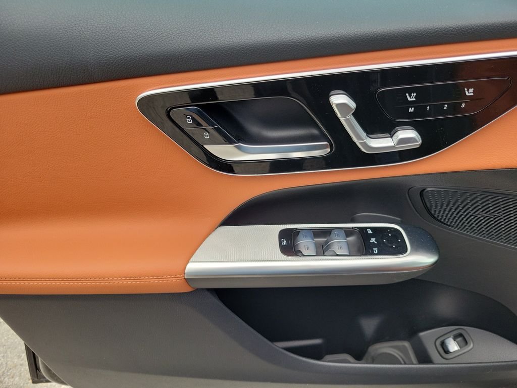 New 2027 Black Mercedes-Benz GLC 300 image 16