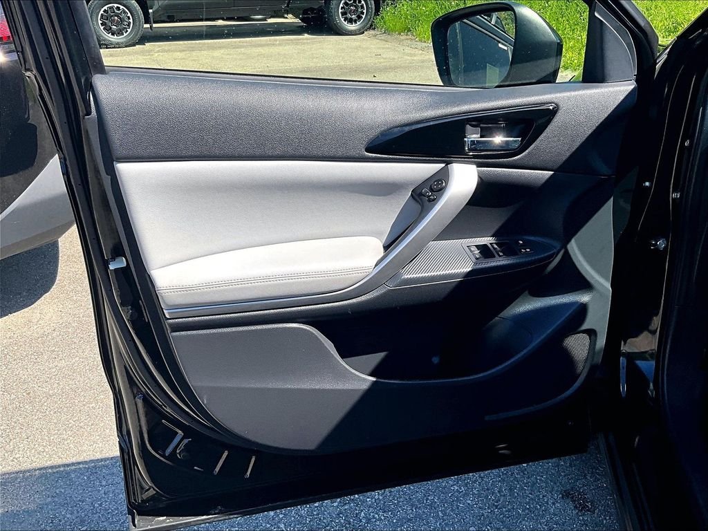 Used 2024 Black Mitsubishi SEL image 8
