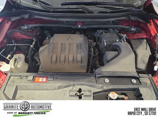Used 2025 Red Mitsubishi SE image 22