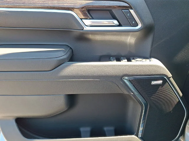New 2026 Sterling Metallic GMC Elevation image 12