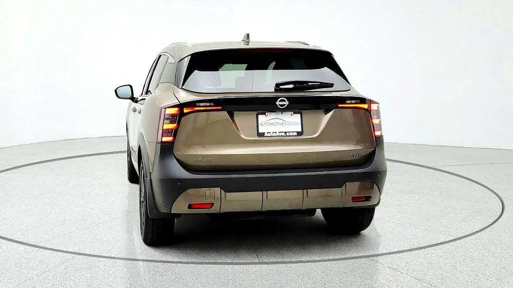 Used 2025 Canyon Bronze Metallic Nissan SV AWD image 6