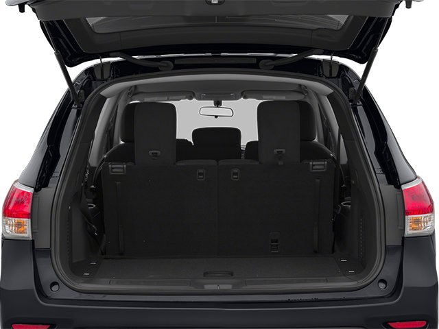 Used 2013 Moonlight White Nissan SV image 15