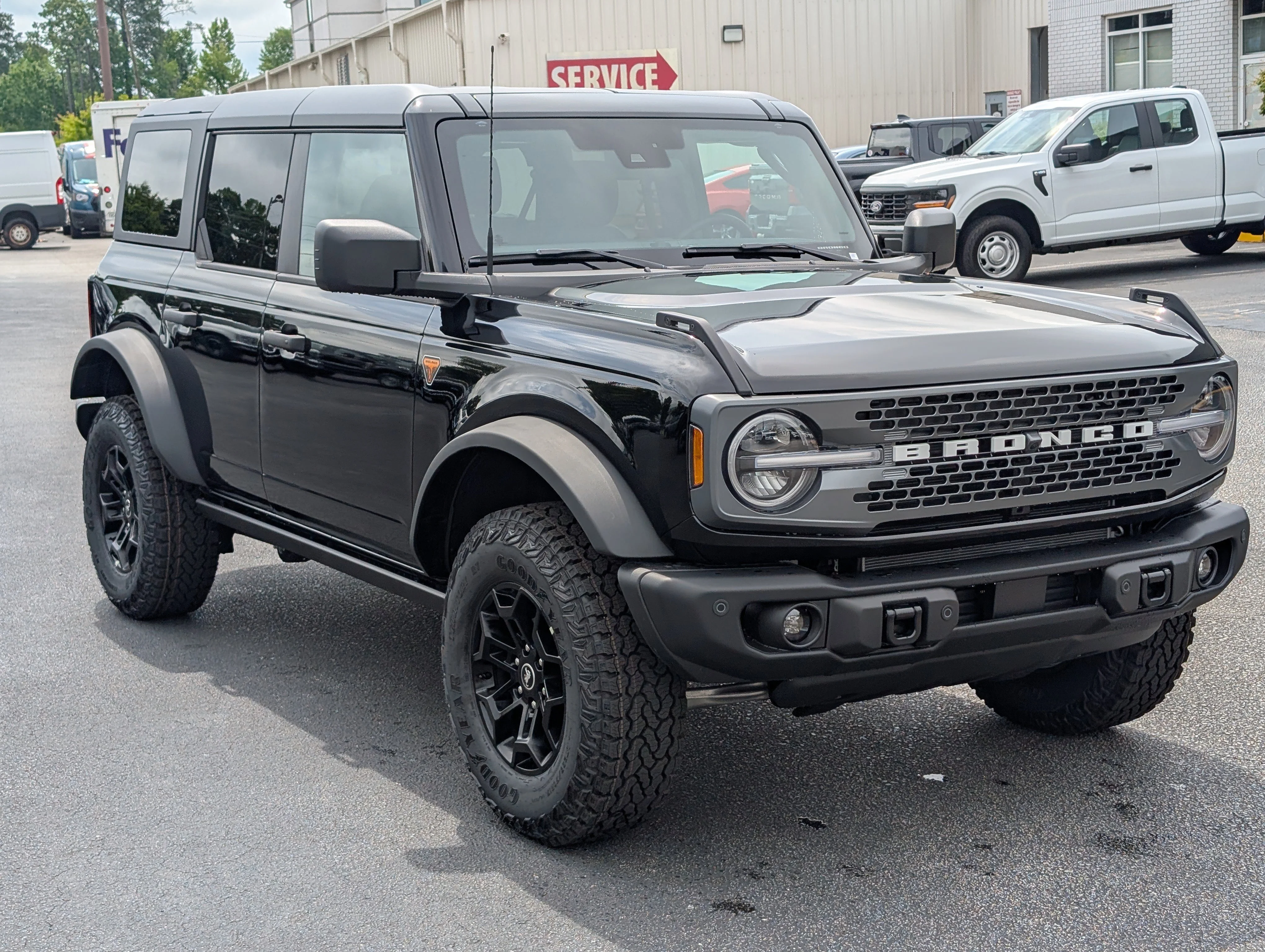 New 2026 SHADOW BLACK FORD Badlands image 4