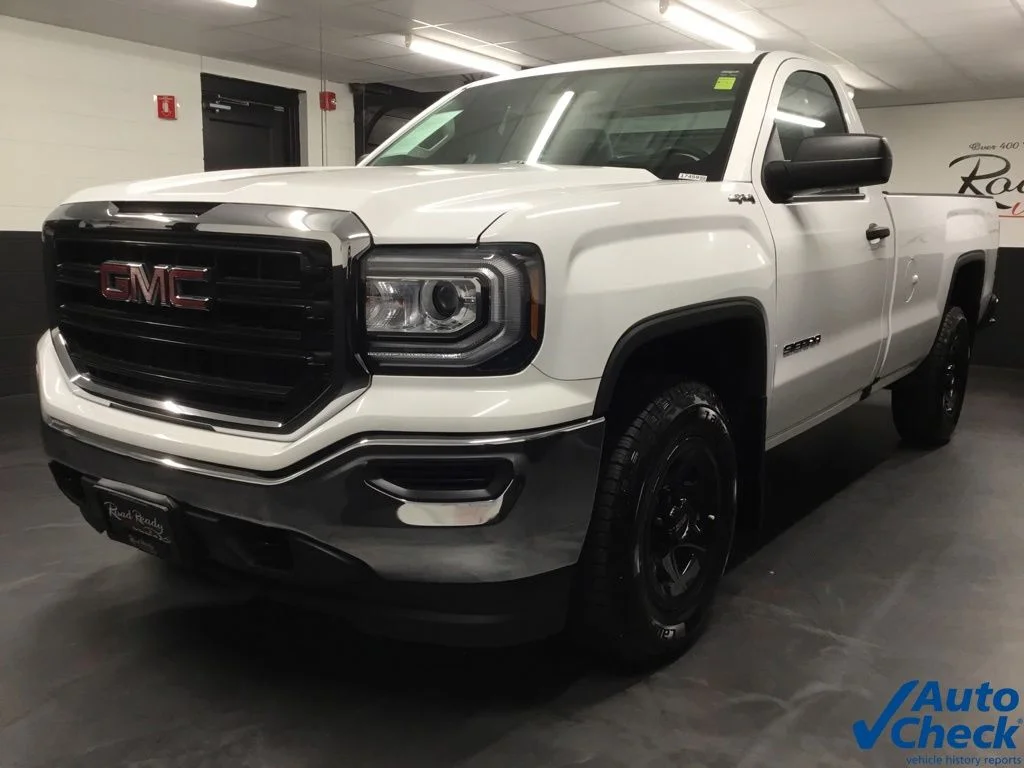 Used 2018 White GMC Base image 5