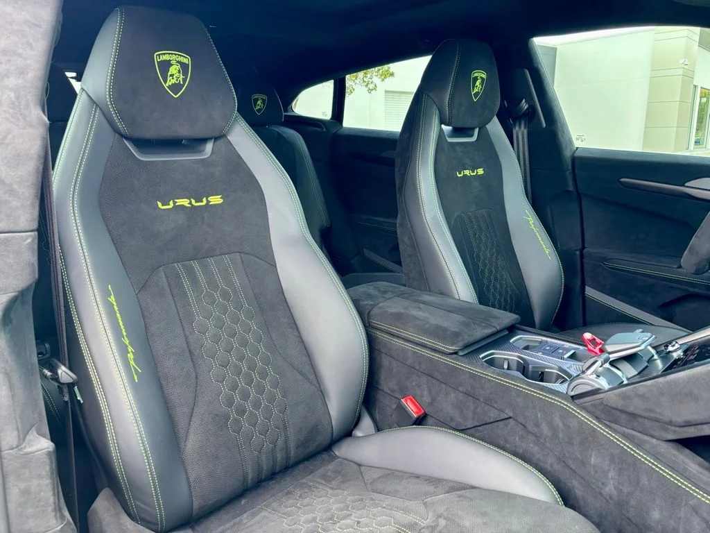 Used 2024 Green Lamborghini Performante image 26