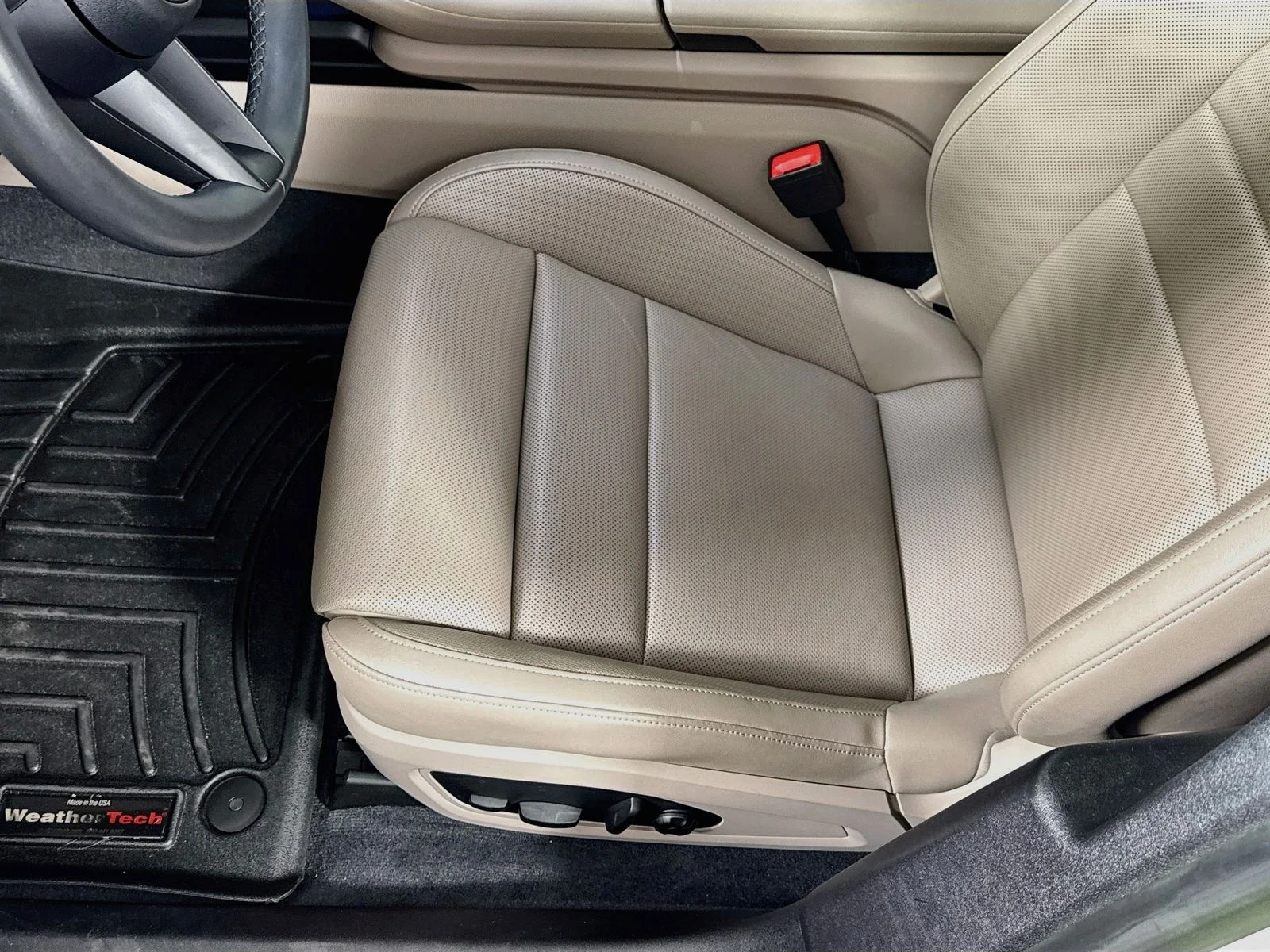 Used 2022 White Porsche Base image 15