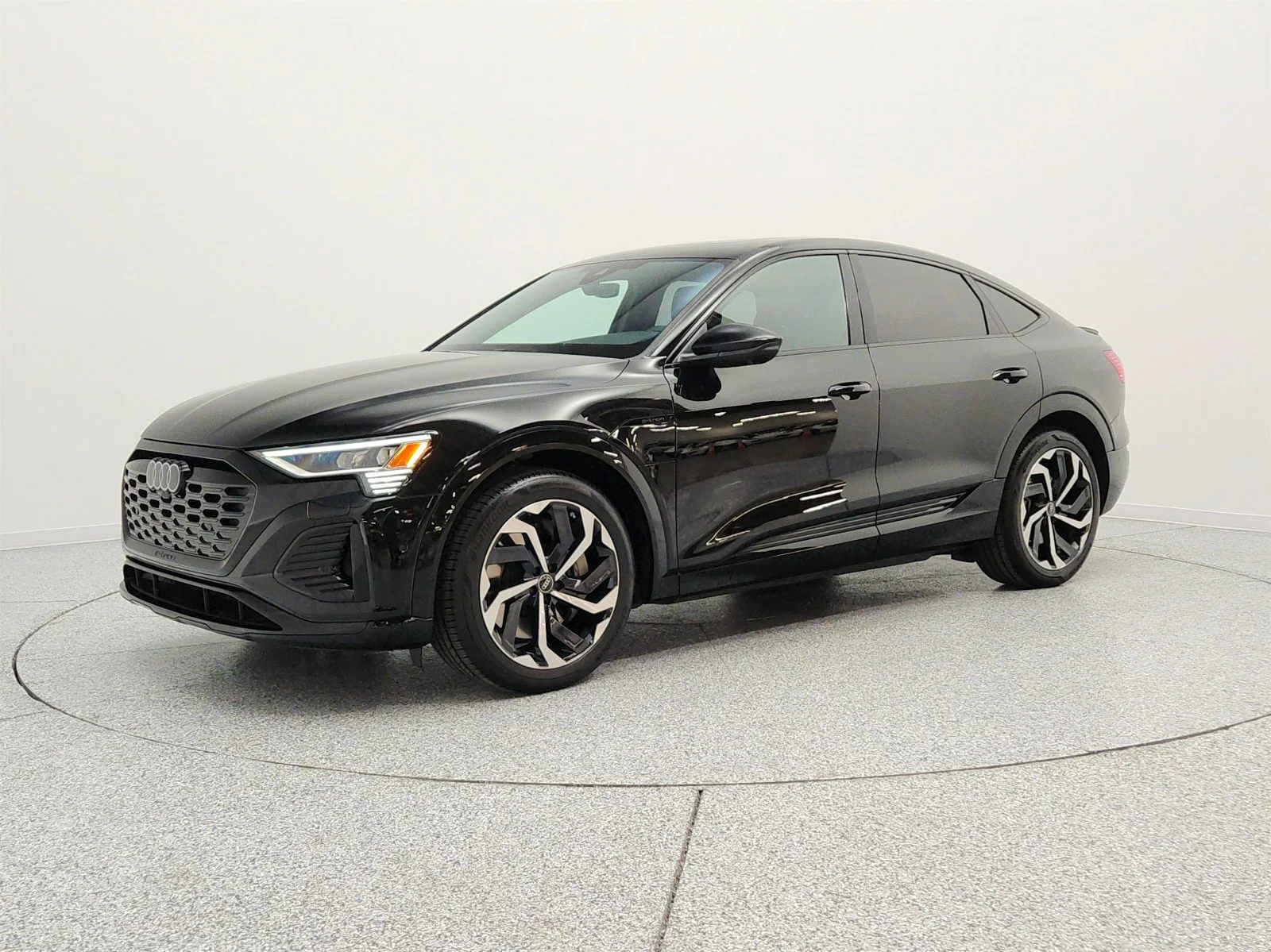 2024 Audi Q8 Sportback e-tron 55 114 kWh Premium Plus quattro's photo
