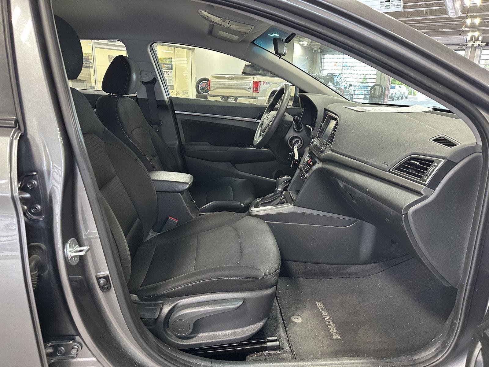 Used 2018 Machine Gray Hyundai SEL image 17
