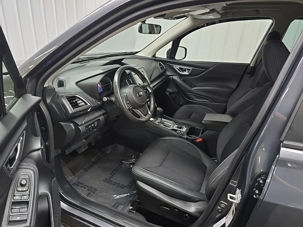 Used 2022 Gray Subaru Premium image 31