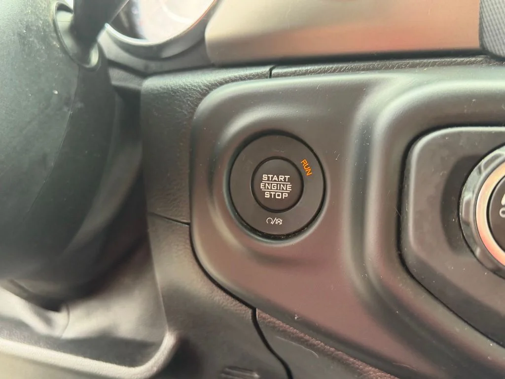Used 2020 Black Jeep Sport image 21