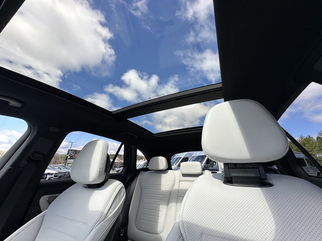 New 2026 MANUFAKTUR Alpine Grey Mercedes-Benz GLC 300 image 34