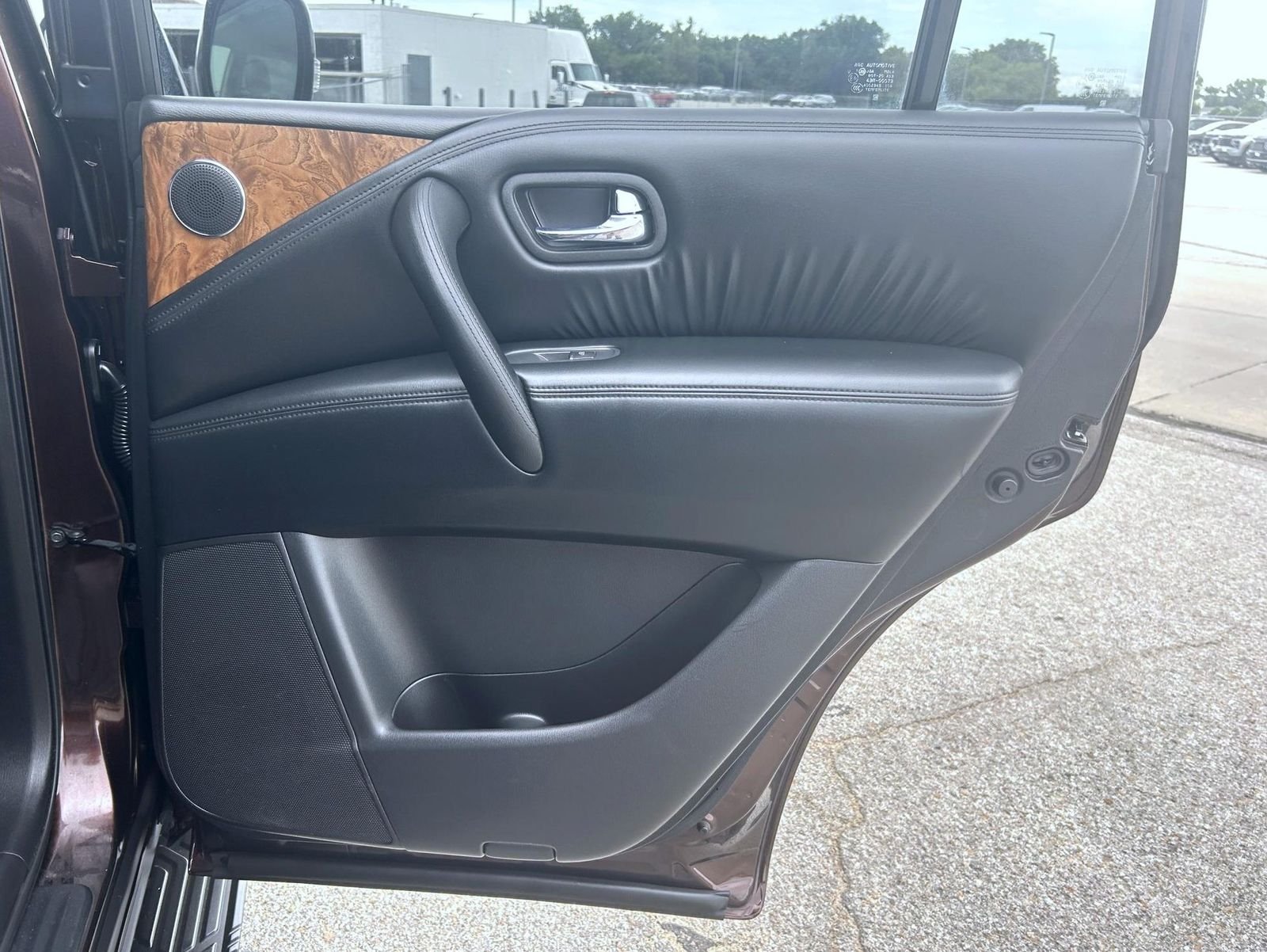 Used 2021 Brown Nissan SL image 18