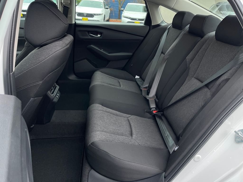2025 Honda Accord SE - Photo 16