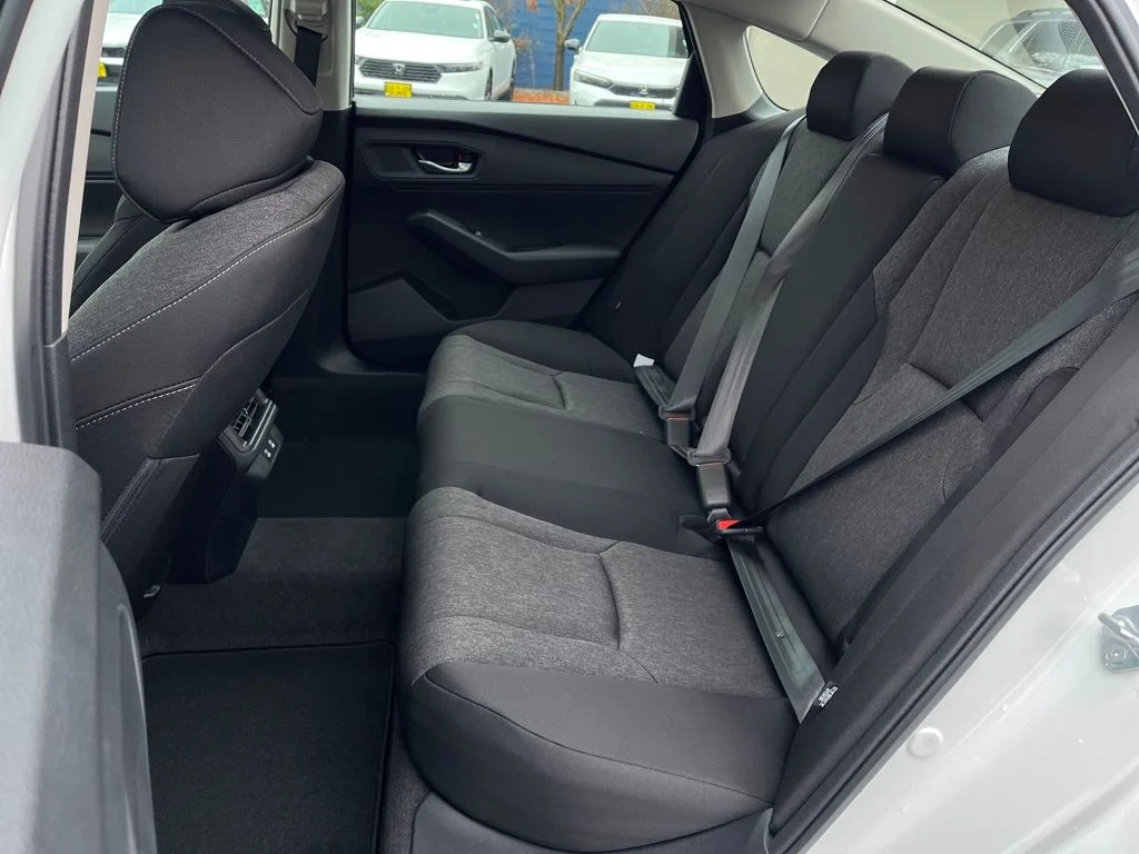 2025 Honda Accord SE - Photo 16
