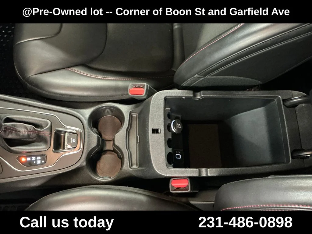Used 2019 Green Jeep Trailhawk image 25