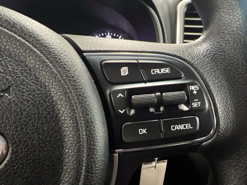 Used 2017 Red Kia LX image 22