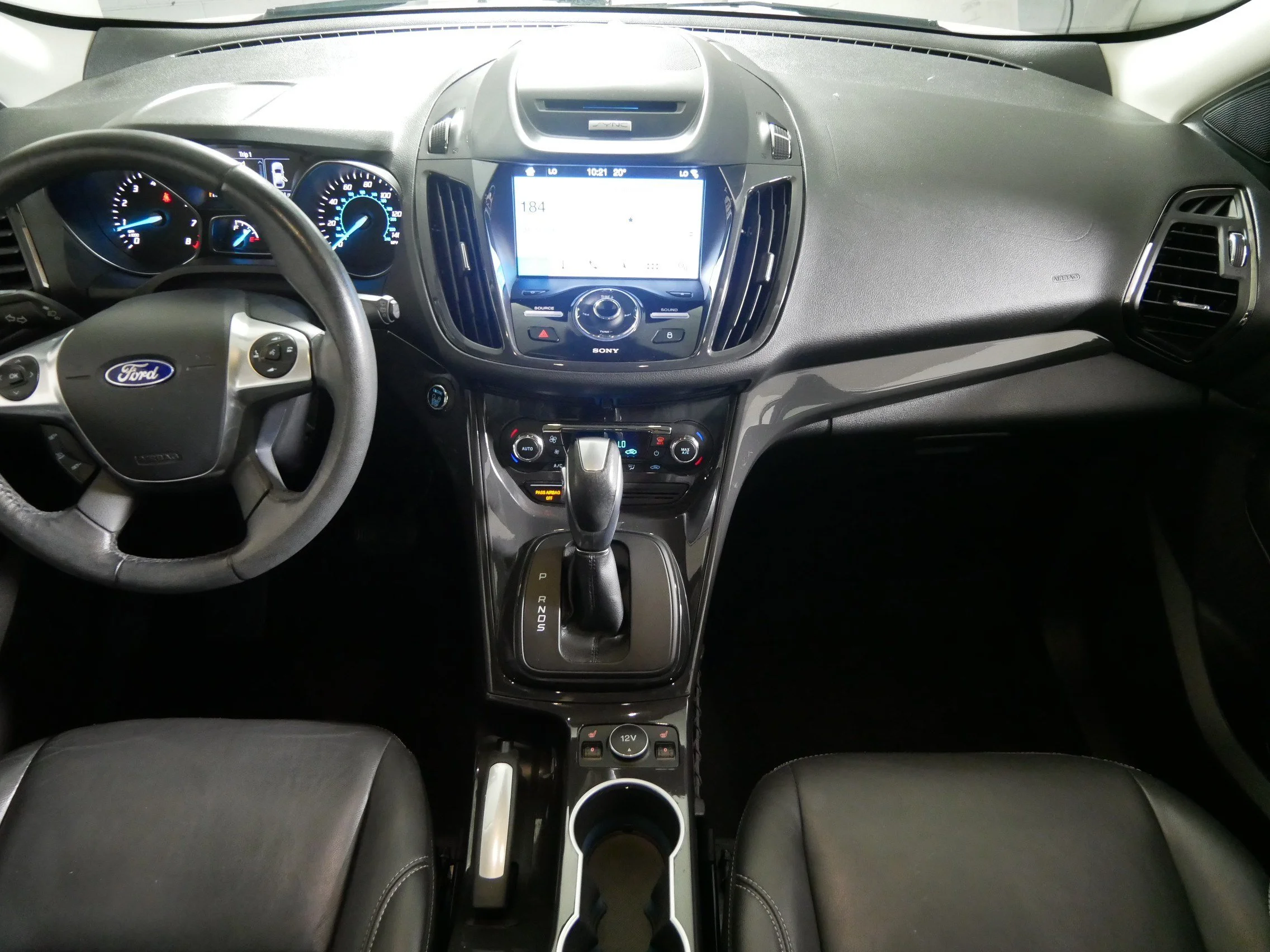 Used 2016 White Platinum Metallic Tri-Coat Ford Titanium image 10