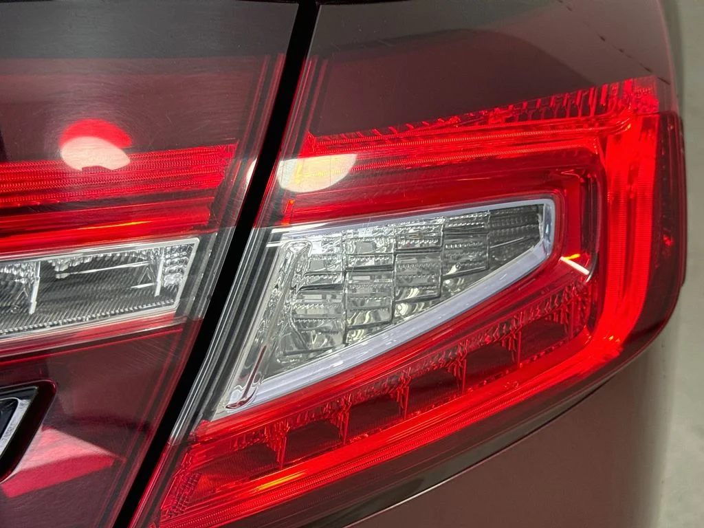 Certified Used 2018 Red Honda Base image 33