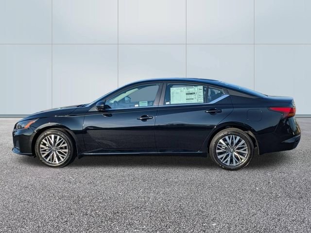 New 2026 Super Black Nissan SV image 2