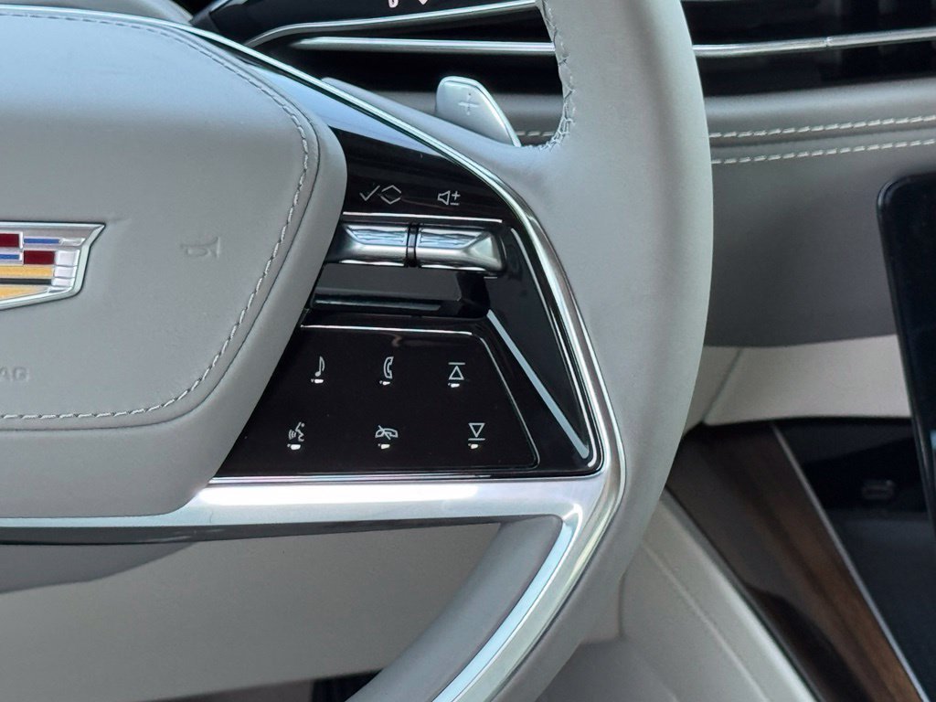 New 2026 Vibrant White Tricoat Cadillac Platinum Luxury image 28