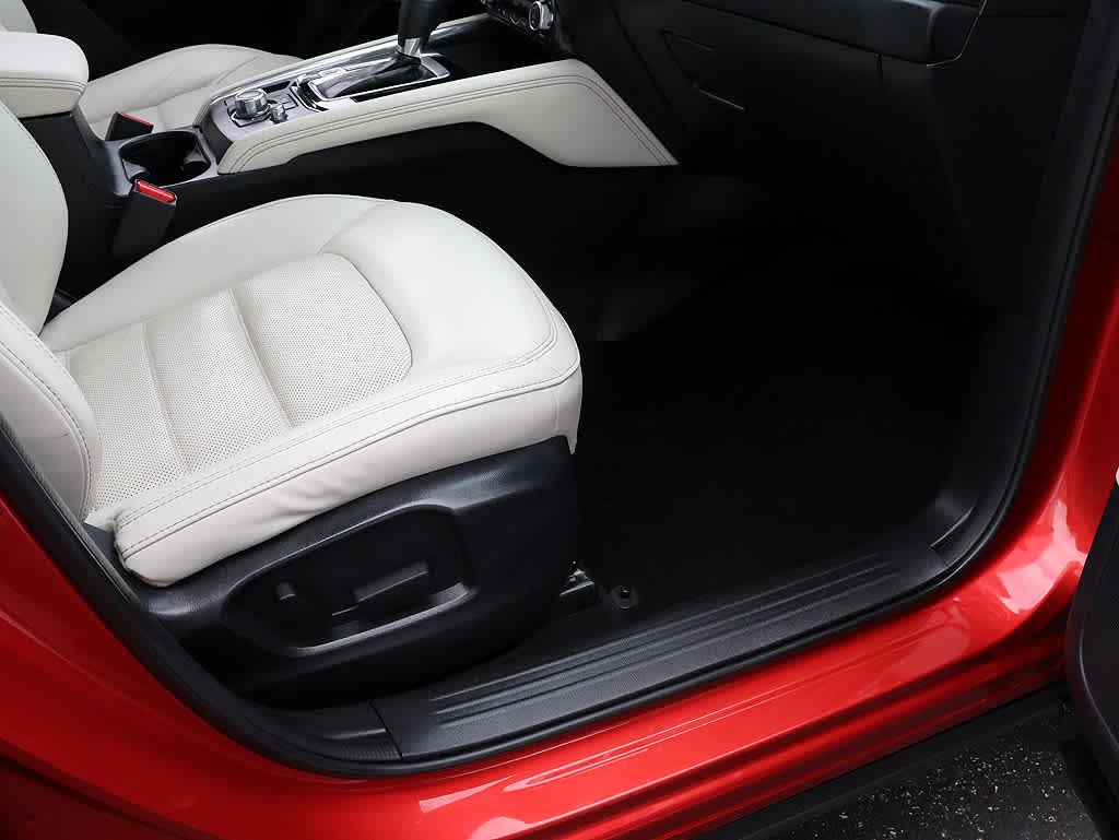 Used 2018 Soul Red Crystal Metallic Mazda Grand Touring image 31