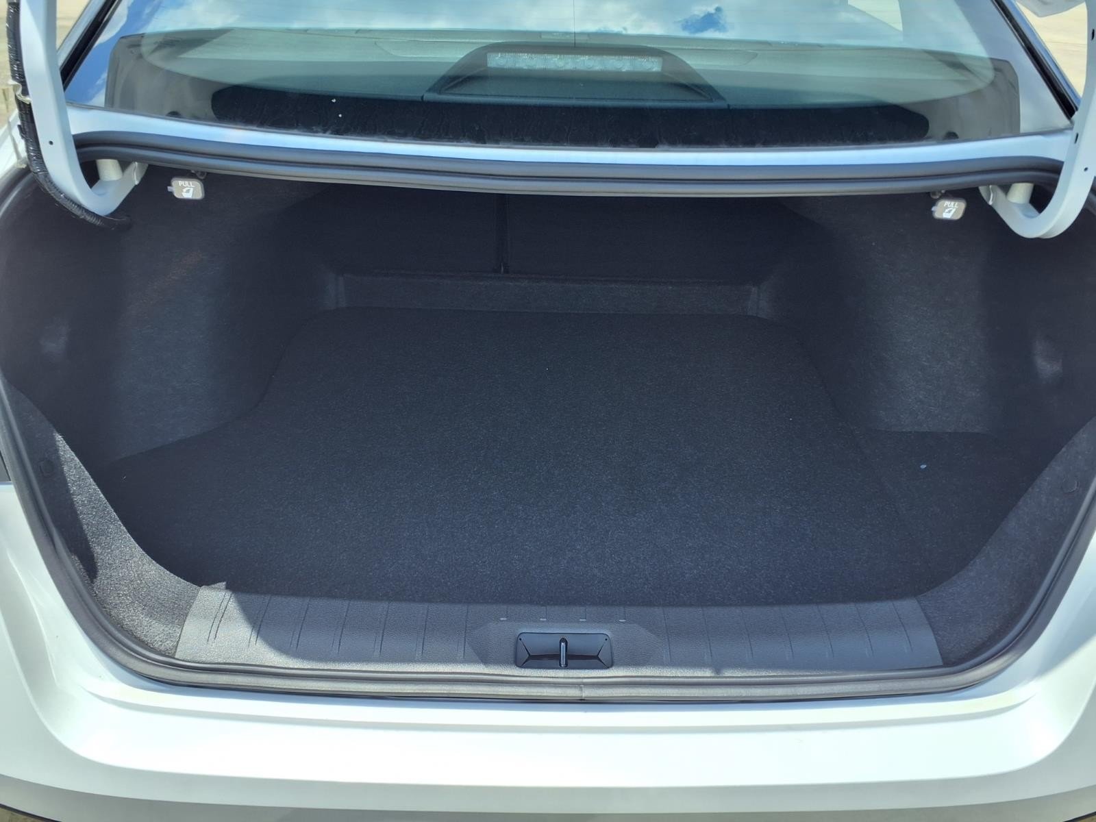 2026 Nissan Sentra SR White at Robbins Nissan
