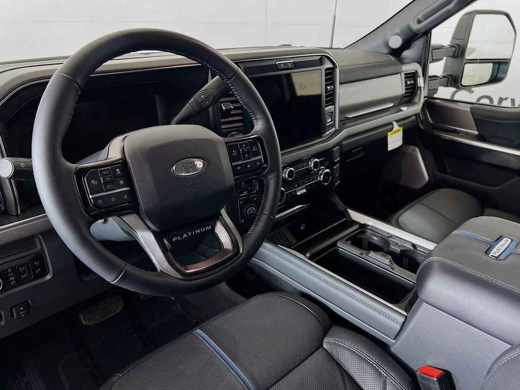 New 2026 Star White Metallic Tri-Coat Ford Platinum image 3