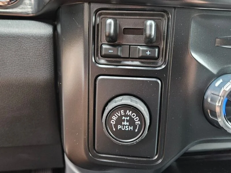 New 2026 Oxford White Ford F-350® Lariat® image 23