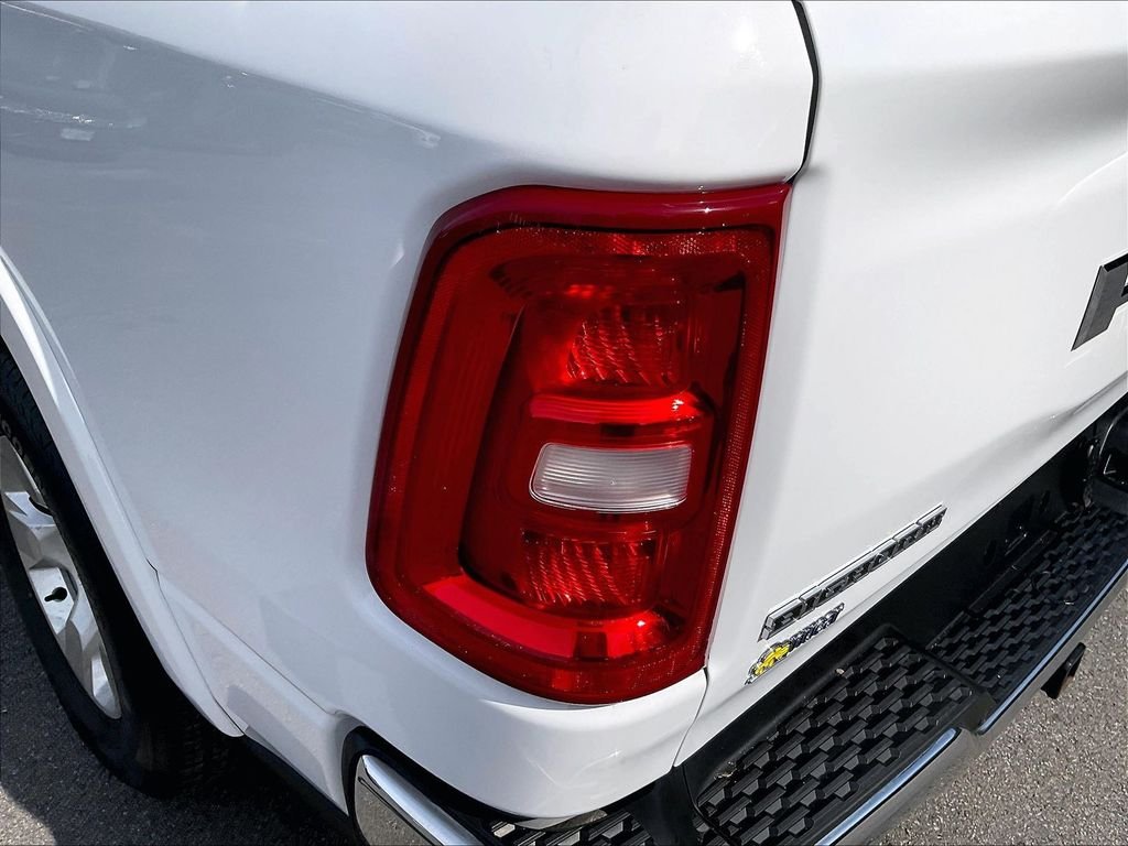 Used 2025 White Ram Big Horn/Lone Star image 33