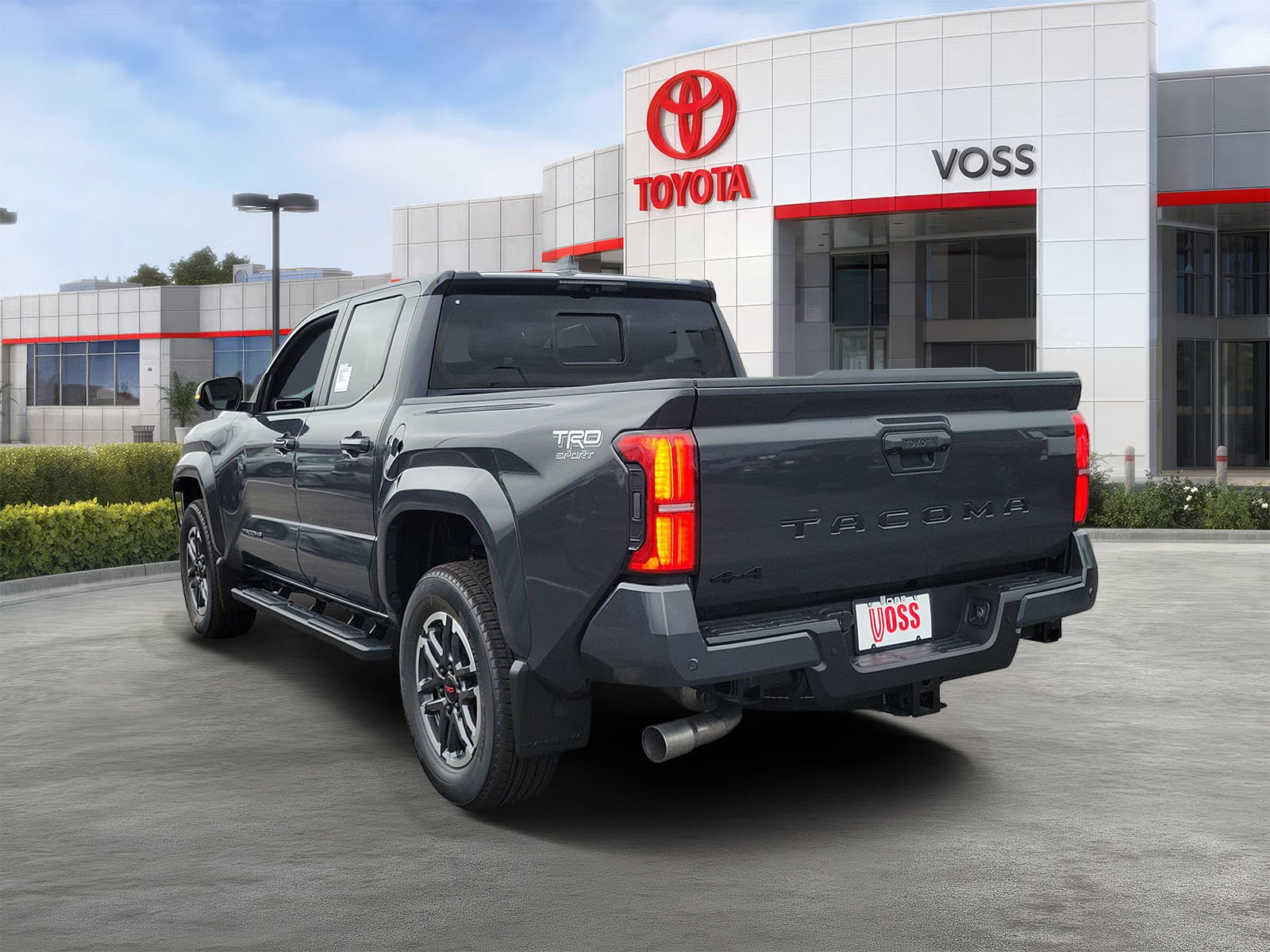 2026 Toyota Tacoma TRD Sport, photo 2 of 12