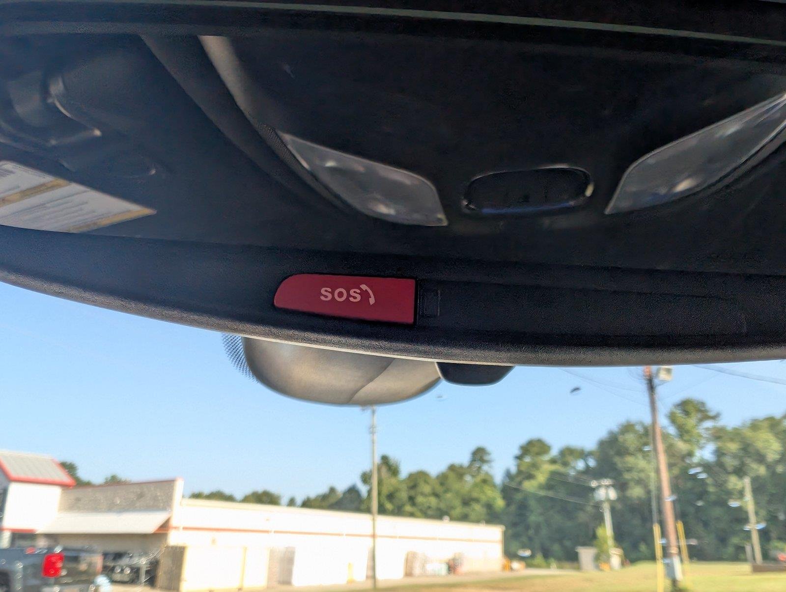 Used 2024 Bright White Clearcoat Jeep Latitude image 19