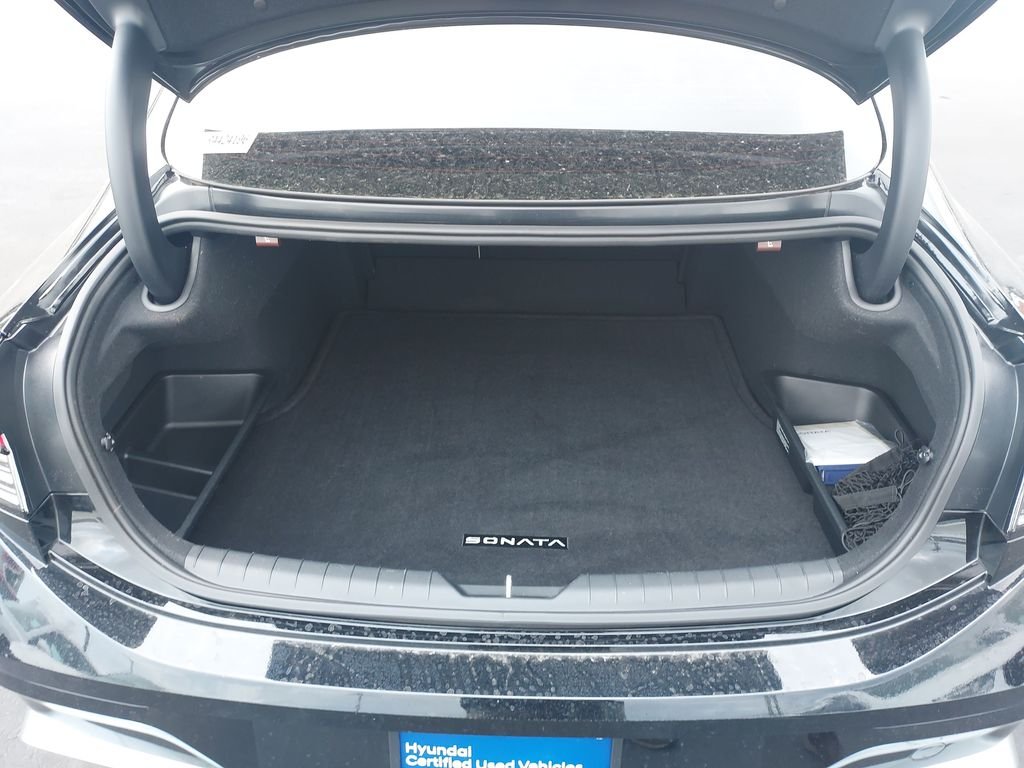 Used 2024 Black Hyundai SEL image 9