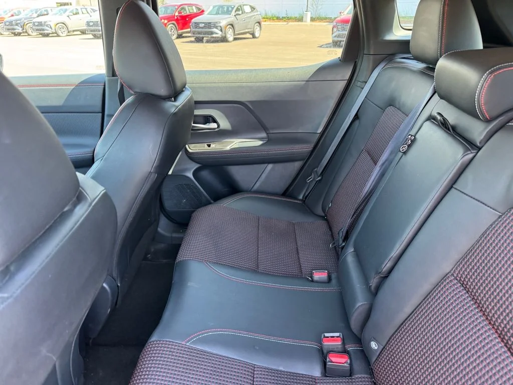 Used 2025 Black Nissan SR image 11