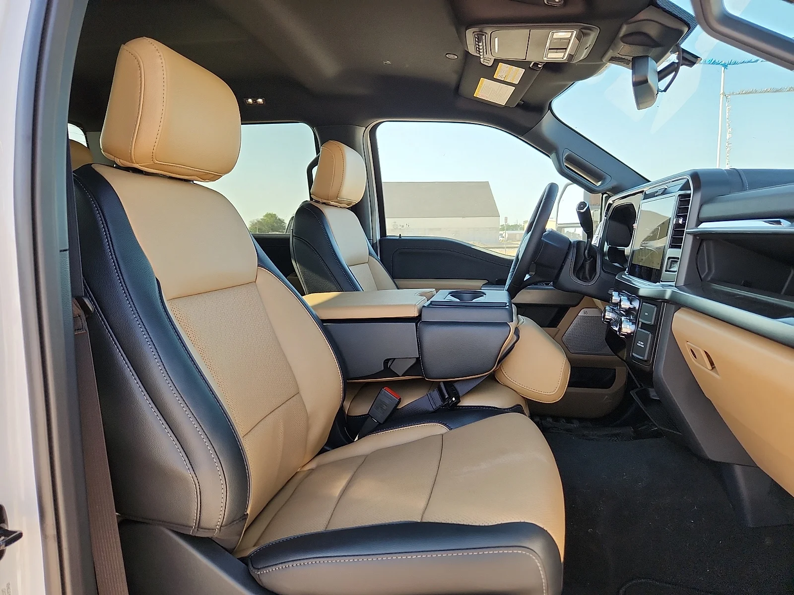 New 2026 Oxford White Ford Lariat image 20